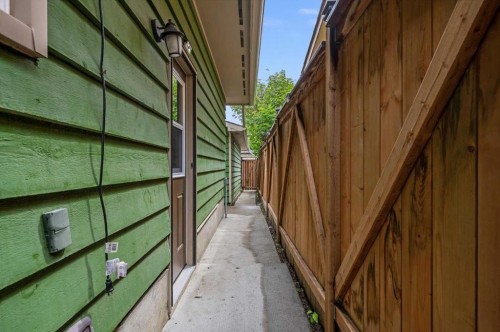 96 Sunhurst Road Se, Calgary, AB 