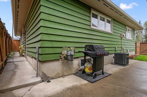 96 Sunhurst Road Se, Calgary, AB 