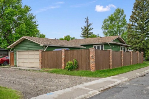 96 Sunhurst Road Se, Calgary, AB 