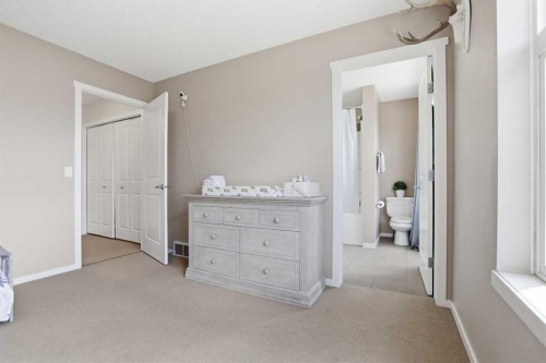 184 Chapalina Square Se, Calgary, AB 