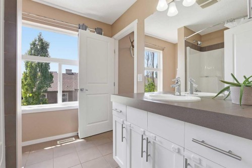 184 Chapalina Square Se, Calgary, AB 