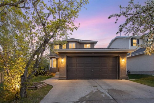 40 Mt Assiniboine Circle Se, Calgary, AB - Outdoor With Facade