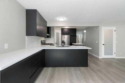 40 Mt Assiniboine Circle Se, Calgary, AB - Indoor Photo Showing Kitchen
