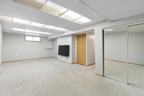 40 Mt Assiniboine Circle Se, Calgary, AB - Indoor Photo Showing Basement