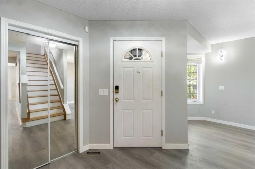 40 Mt Assiniboine Circle Se, Calgary, AB - Indoor Photo Showing Other Room