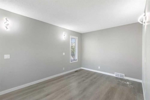 40 Mt Assiniboine Circle Se, Calgary, AB - Indoor Photo Showing Other Room