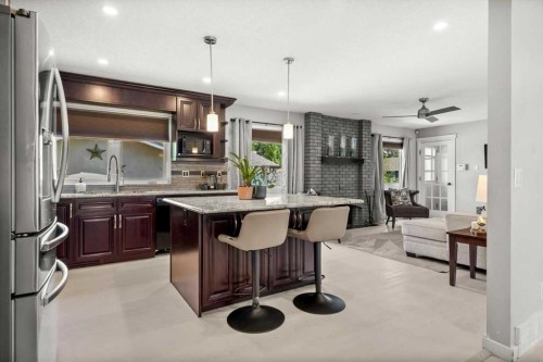 784 Acadia Drive Se, Calgary, AB 