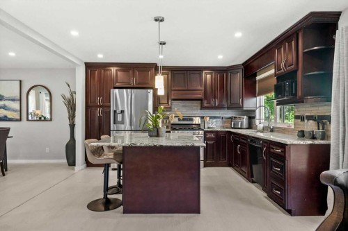 784 Acadia Drive Se, Calgary, AB 
