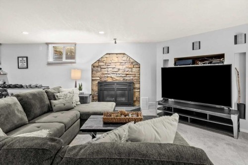 784 Acadia Drive Se, Calgary, AB 