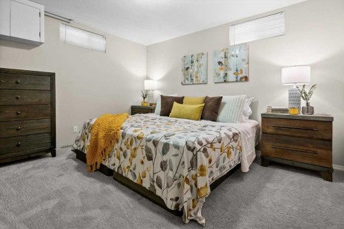 784 Acadia Drive Se, Calgary, AB 