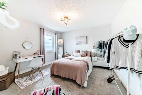 136 Stonemere Close, Chestermere, AB 