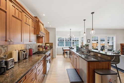 2818 6 Avenue Nw, Calgary, AB 