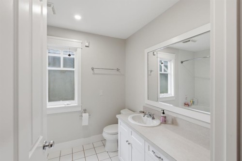 2818 6 Avenue Nw, Calgary, AB 
