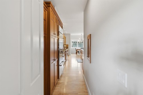 2818 6 Avenue Nw, Calgary, AB 