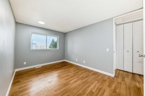 232 Marlborough Way Ne, Calgary, AB 