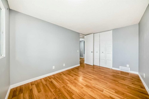 232 Marlborough Way Ne, Calgary, AB 