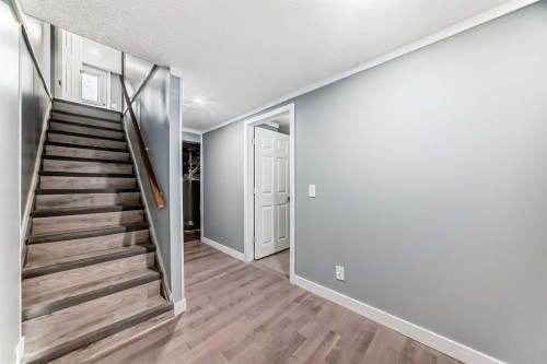 232 Marlborough Way Ne, Calgary, AB 