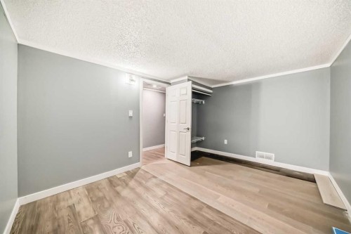 232 Marlborough Way Ne, Calgary, AB 