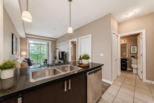 312-117 Copperpond Common Se, Calgary, AB 