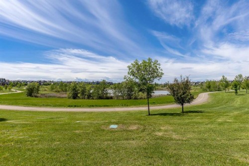 369 Marquis Landing Se, Calgary, AB 