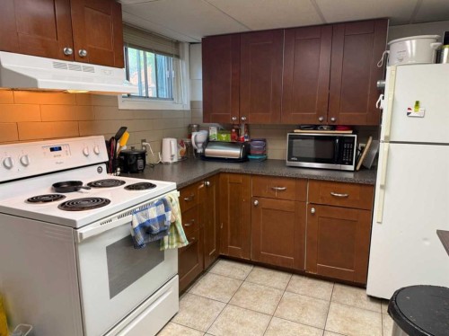 2848 24 Street Nw, Calgary, AB - Indoor Photo Showing Kitchen