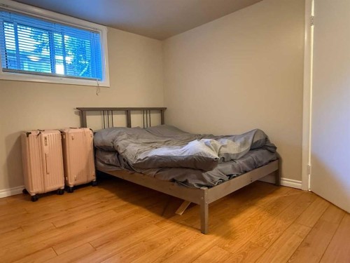 2848 24 Street Nw, Calgary, AB - Indoor Photo Showing Bedroom