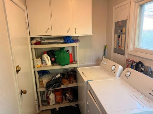 2848 24 Street Nw, Calgary, AB - Indoor Photo Showing Laundry Room