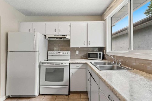 2530 16A Street Nw, Calgary, AB 