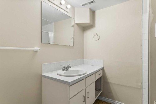 2530 16A Street Nw, Calgary, AB 