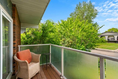 2530 16A Street Nw, Calgary, AB 