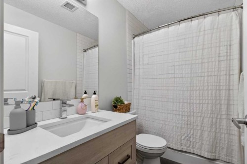 3119-33 Carringham Gate Nw, Calgary, AB 