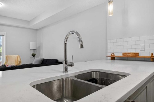 3119-33 Carringham Gate Nw, Calgary, AB 