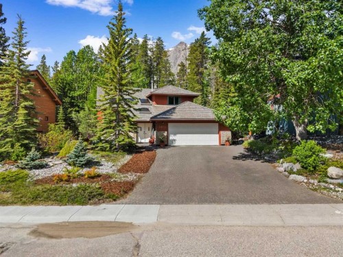 1072 Evergreen  Canmore, AB T1W 2P9