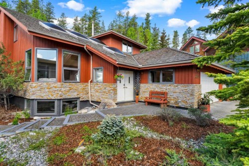 1072 Evergreen, Canmore, AB 