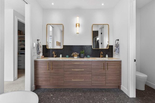 1135A Regent Crescent Ne, Calgary, AB 