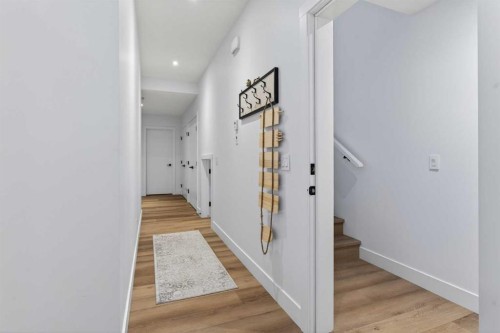 1135A Regent Crescent Ne, Calgary, AB 