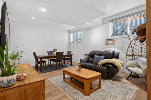 1135A Regent Crescent Ne, Calgary, AB 