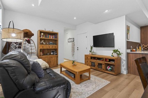 1135A Regent Crescent Ne, Calgary, AB 