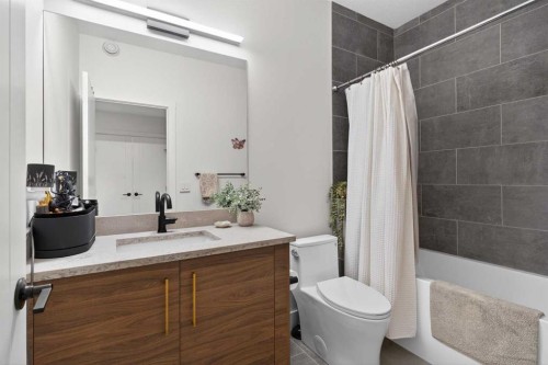 1135A Regent Crescent Ne, Calgary, AB 