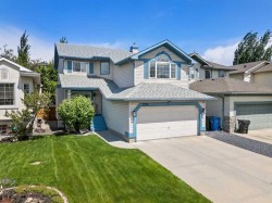 3758 Douglas Ridge Link SE Calgary, AB T2Z 3H7