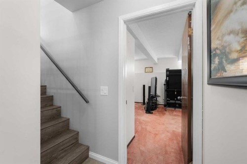 24 Cedardale Rise Sw, Calgary, AB 