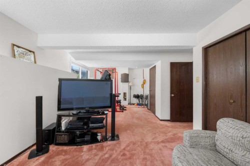 24 Cedardale Rise Sw, Calgary, AB 