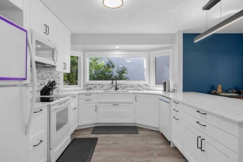 24 Cedardale Rise Sw, Calgary, AB 