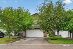 132 Tuscany Meadows Common NW Calgary, AB T3L 2N8