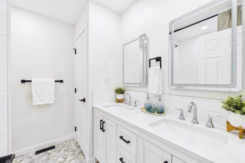 13255 Lake Lucerne Road Se, Calgary, AB 