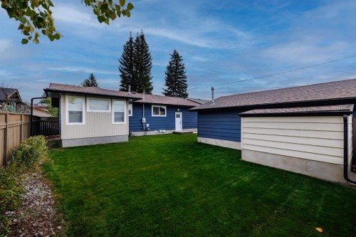 13255 Lake Lucerne Road Se, Calgary, AB 