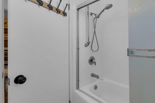 2 Crocus Crescent, Cochrane, AB 
