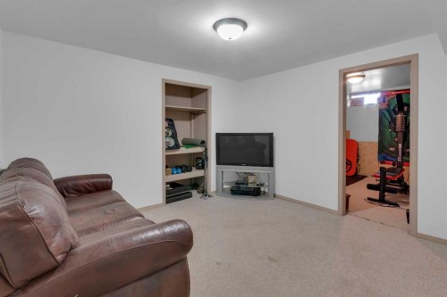 2 Crocus Crescent, Cochrane, AB 