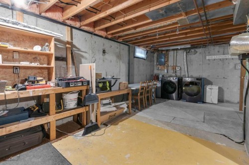 2 Crocus Crescent, Cochrane, AB 