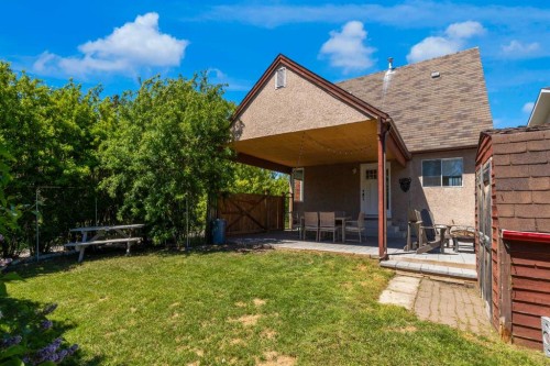 2 Crocus Crescent, Cochrane, AB 